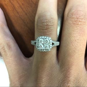 0.95 Diamond Engagement Ring in 14K White Gold